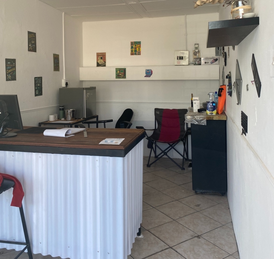 To Let commercial Property for Rent in Lionviham Western Cape